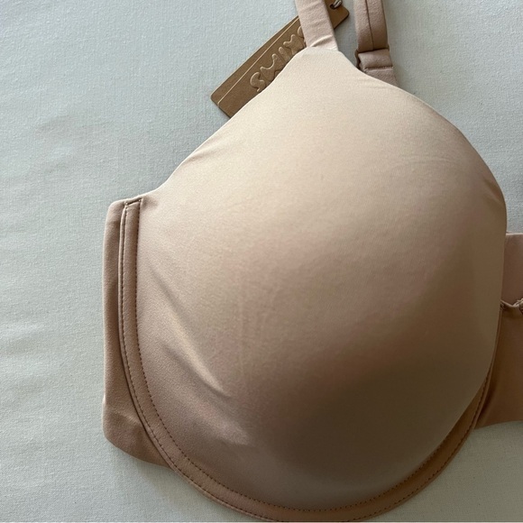 Skims Fits Everybody T-Shirt Bra in Clay - Picture 4 of 15